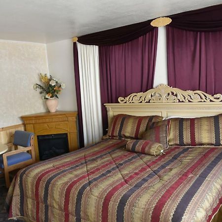 Golden Hills Motel Маунт-Кармел-Джанкшн Екстер'єр фото